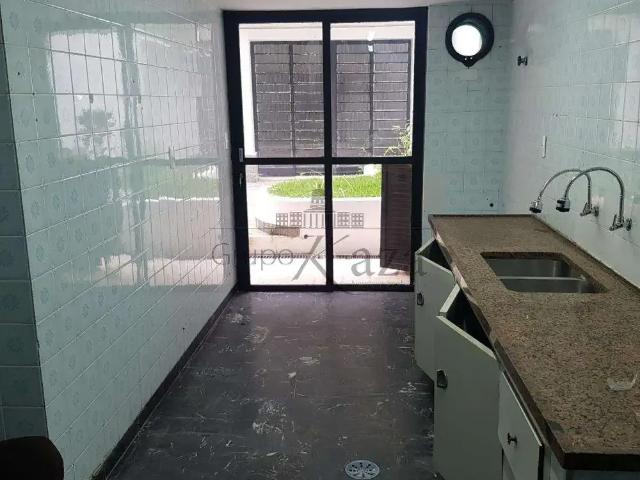 Condominio venda em Região Imediata de São José dos Campos, Região Metropolitana do Vale do Paraíba e Litoral Norte