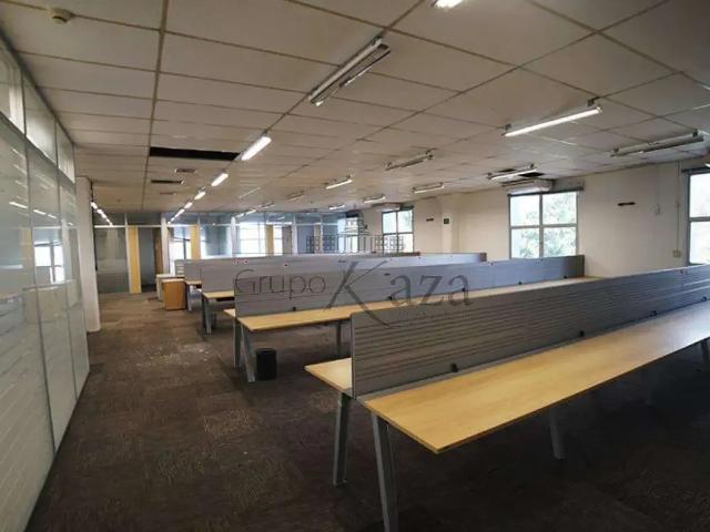 Condominio venda em Região Imediata de São José dos Campos, Região Metropolitana do Vale do Paraíba e Litoral Norte