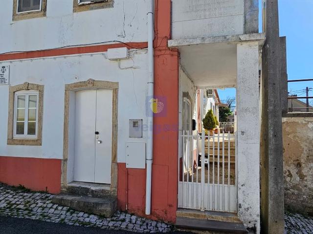 Vivenda venda em Santiago Dos Velhos, Lisboa
