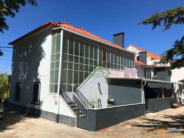 Prédio venda em Santiago Dos Velhos, Lisboa