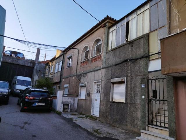 Prédio venda em Bairro do Grilo, Santiago Dos Velhos