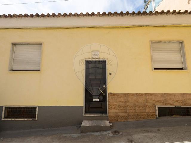 Prédio venda em Santiago Dos Velhos, Lisboa