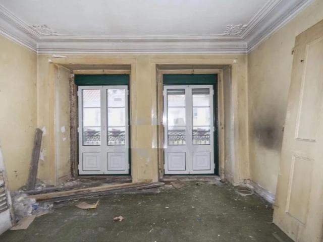 Prédio venda em Estrela, Lisboa