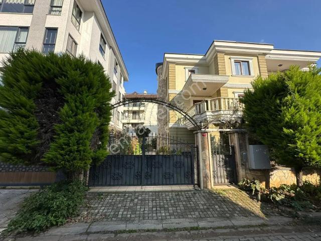 Akçaabat, Trabzon içerisinde satılık Villa