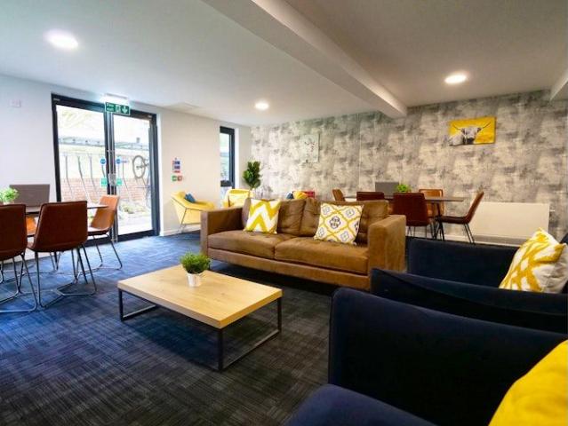 Room for rent in Hillside, Leith