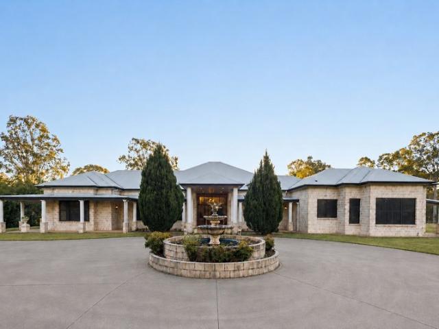 Cottage for sale in Toombul, Queensland
