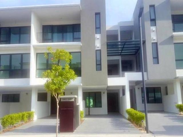 Townhouse for sale in Petaling, Alam Impian