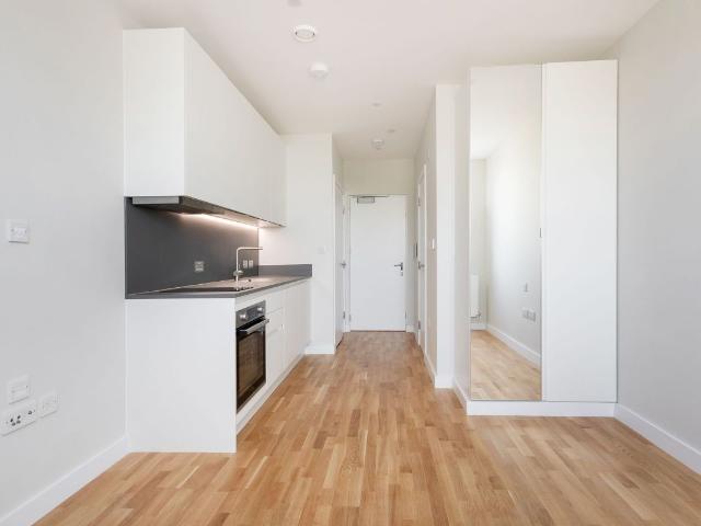 Studio for rent in Wealdstone, Greater London