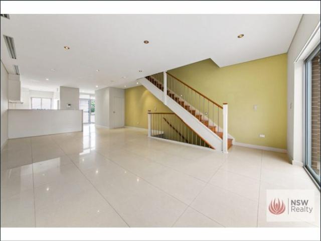 Townhouse for rent in Sydney, New South Wales