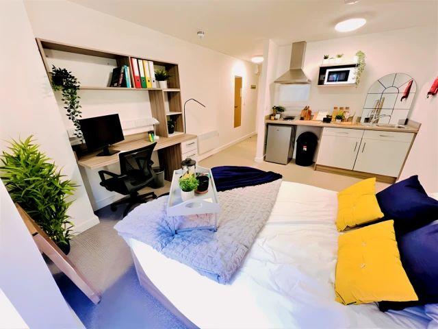 Studio for rent in Stoke, Stoke-on-Trent