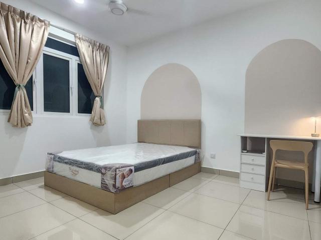 Room for rent in Petaling, Alam Impian