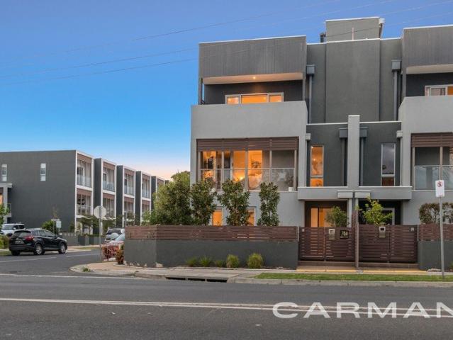 Townhouse for sale in Mornington, Melbourne