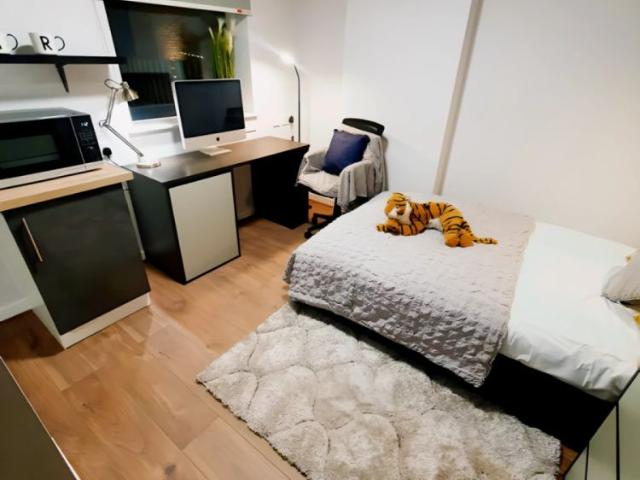 Studio for rent in Islington, Calderstones