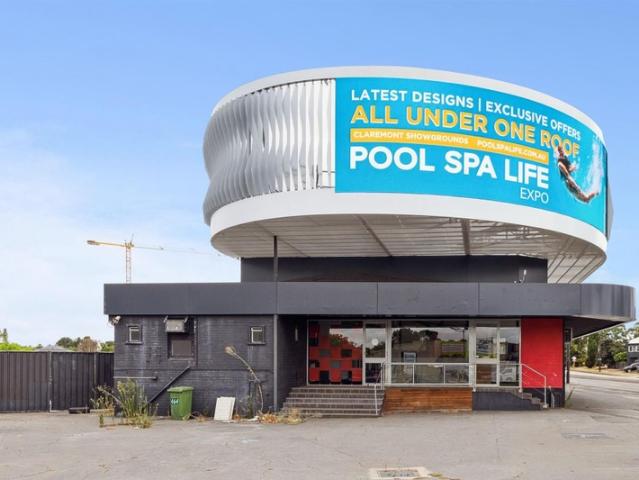 Retail for rent in Como, Western Australia
