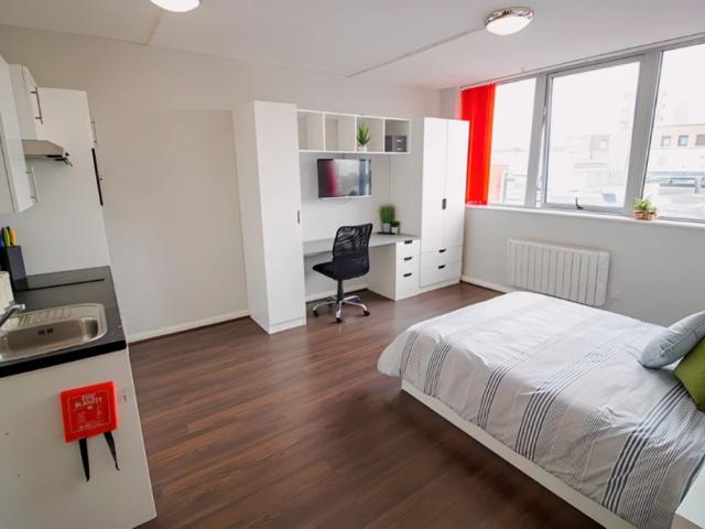 Studio for rent in St Ann's, Haddon