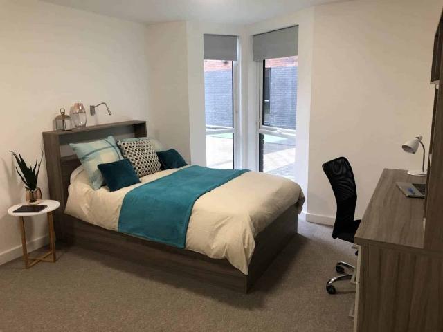 Studio for rent in Stoke, Stoke-on-Trent