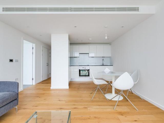 Apartment for rent in Wormholt Estate, Greater London