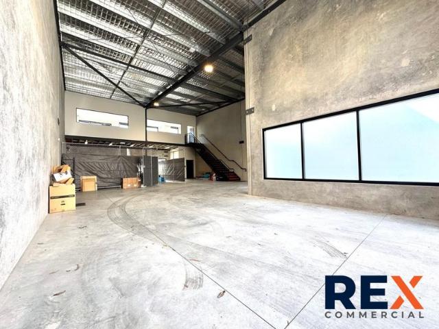 Warehouse for rent in Toombul, Queensland