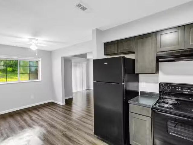 Condo for rent in Pontiac