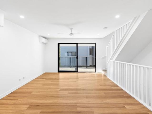 Townhouse for rent in Toombul, Queensland