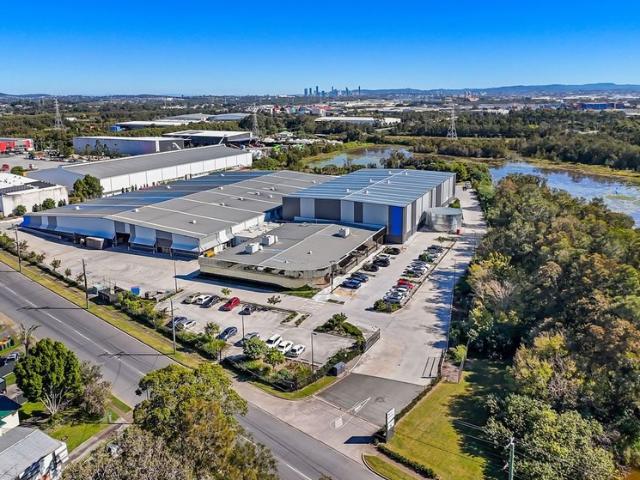 Warehouse for rent in Lindum, Greater Brisbane