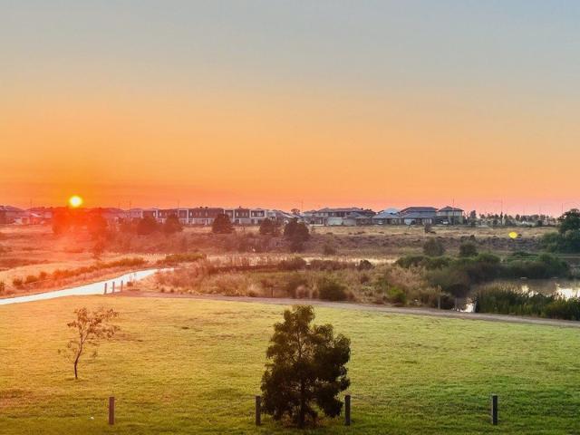 Townhouse for rent in Aintree, Melbourne