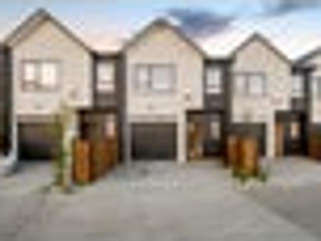 Townhouse for sale in Waitoki, Rodney