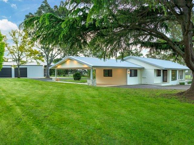 House for sale in Cloverlea, Victoria