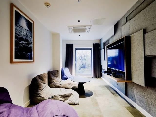 Studio for rent in Partick, Scotland