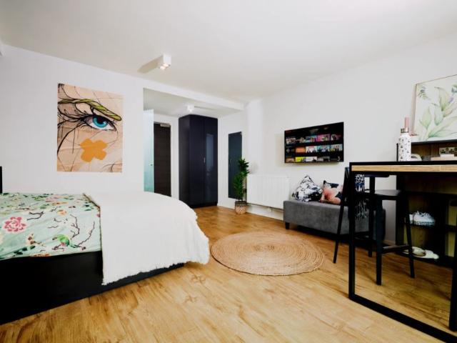 Studio for rent in Stirchley, West Midlands