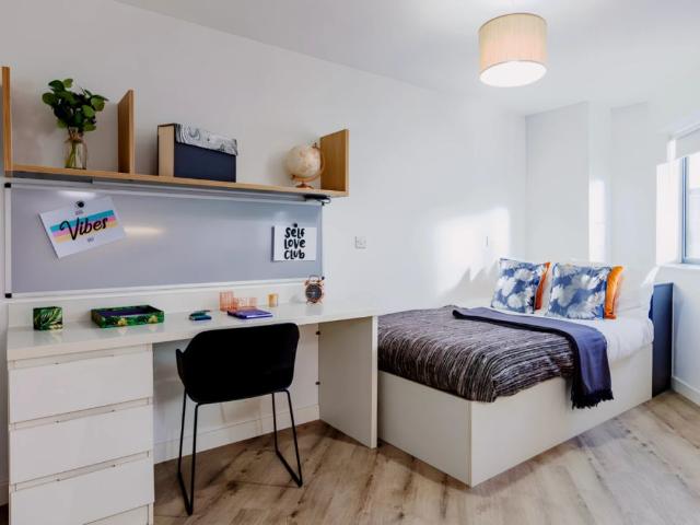 Studio for rent in Falcon Lodge, Wales