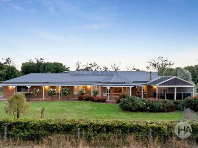 Cottage for sale in Inverloch, Victoria