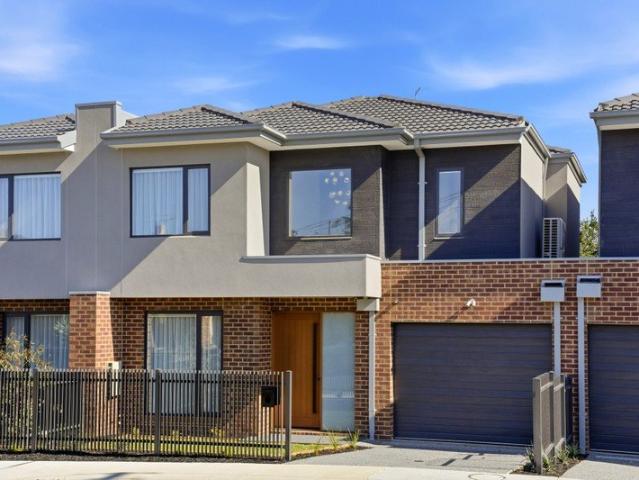 Townhouse for sale in Camerons Creek, Victoria