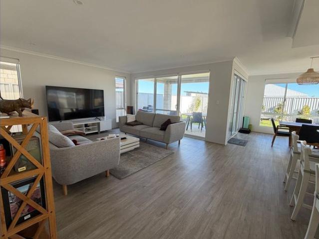 House for rent in Burns Beach, Western Australia