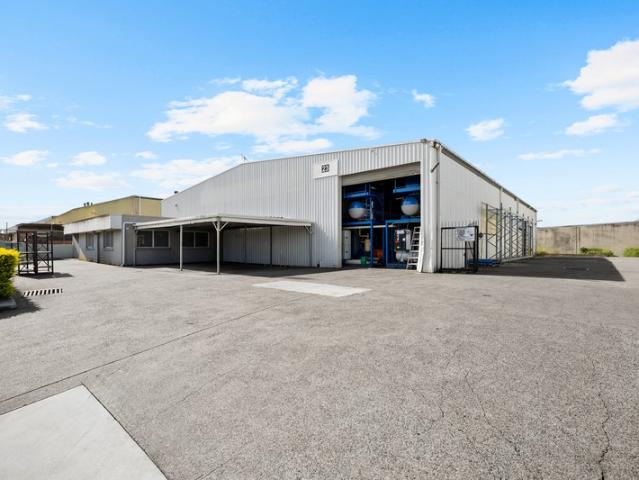 Warehouse for rent in Toombul, Queensland