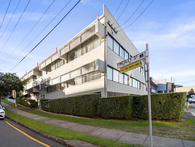 Office for sale in Toombul, Queensland