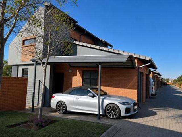 House for sale in Waterkloof, Gauteng