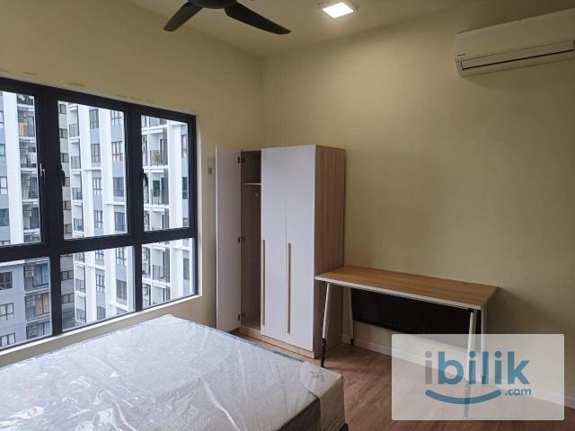 Room for rent in Petaling, Alam Impian
