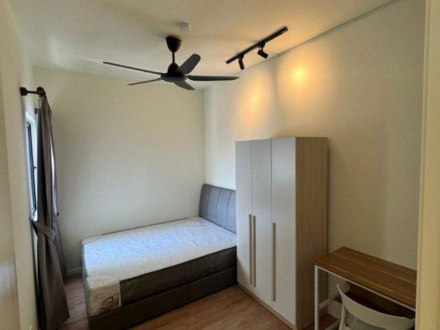 Room for rent in Petaling, Alam Impian