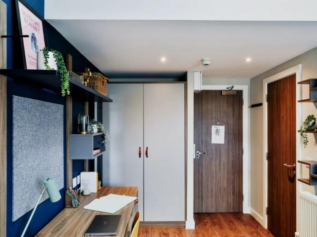 Apartment for rent in Spike Island, Feckenham