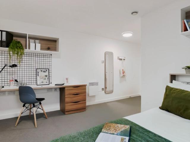 Room for rent in West Midlands