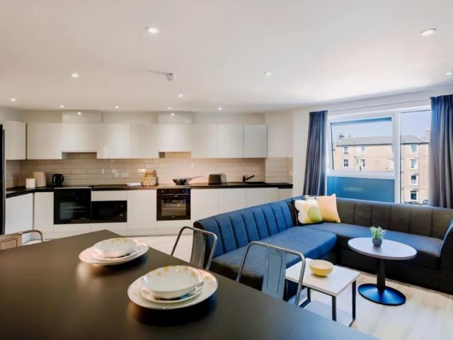 Room for rent in Hillside, Leith