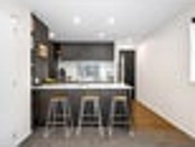 Apartment for sale in Addington, Canterbury