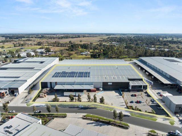 Warehouse for rent in InterLink Business Park, Melbourne