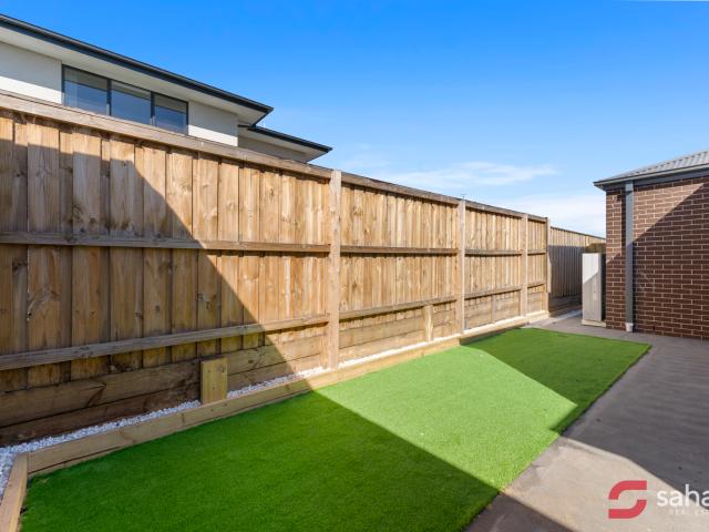 House for sale in Bonnie Brook, Melbourne