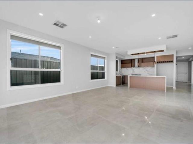 House for rent in Mount Atkinson, Melbourne