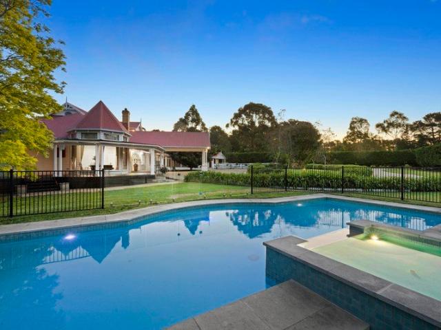 Cottage for sale in Balnarring, Melbourne