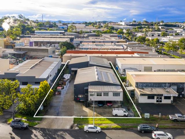 Warehouse for rent in Toombul, Queensland