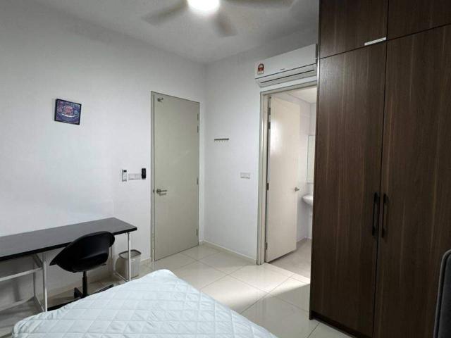 Room for rent in Petaling, Alam Impian