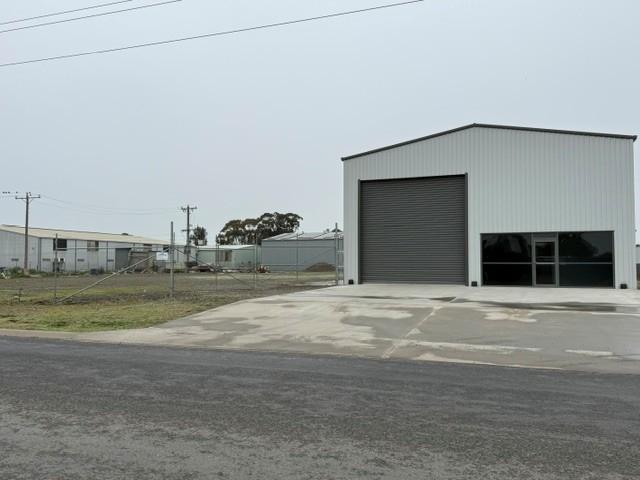 Warehouse for rent in Horsham, Victoria